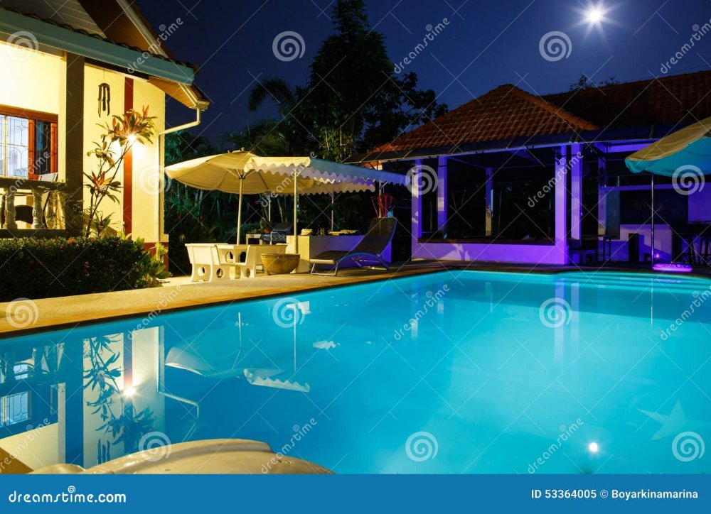 villa-avec-la-piscine-53364005.jpg